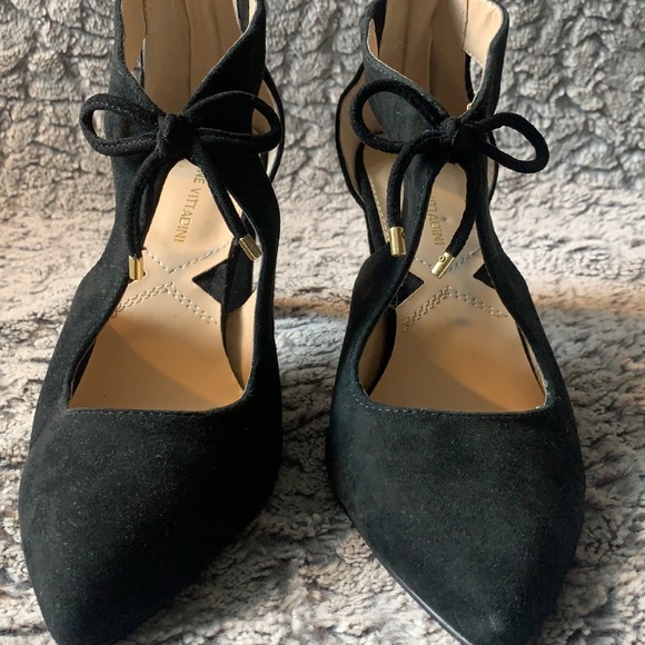 Adrienne Vittadini - Black heels with leather upper lining,  zipper and tie. - Picture 3 of 6